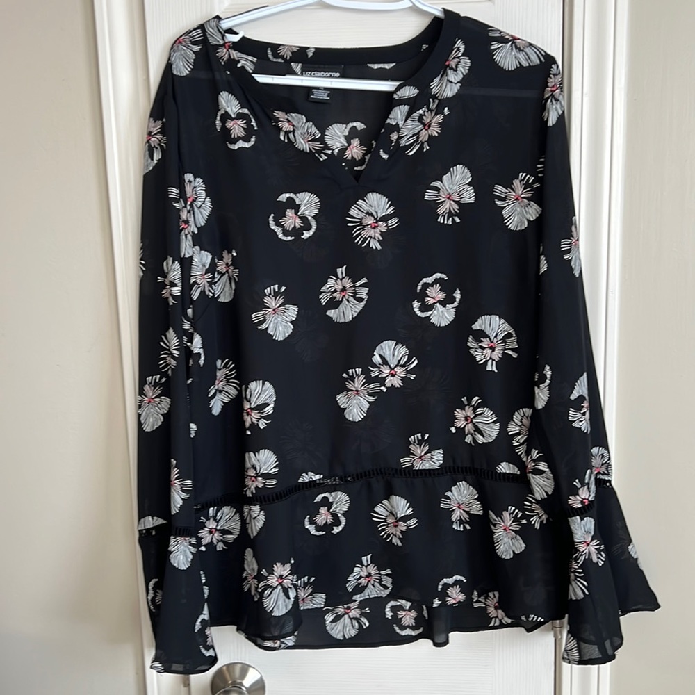 Liz Claiborne Vee Neck Blouse